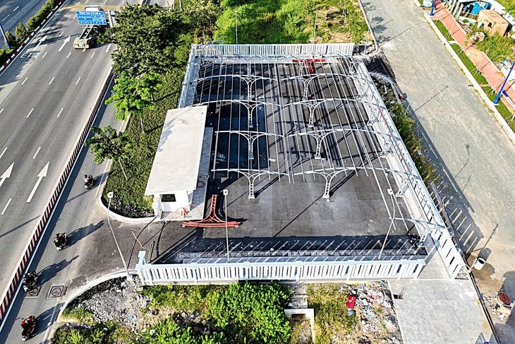 chau-tuan-bai-xe-metro-281124-read-only-17327548034631145062400 17 ga metro "thay áo mới" để đón khách - Ảnh 1.